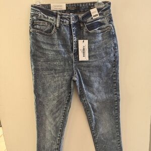 Judy Blue Jeans Acid Was NWT - Size 28/7
